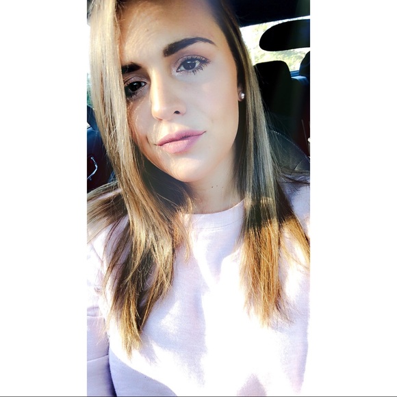 Meet your Posher, Nicole - Picture 4 of 5